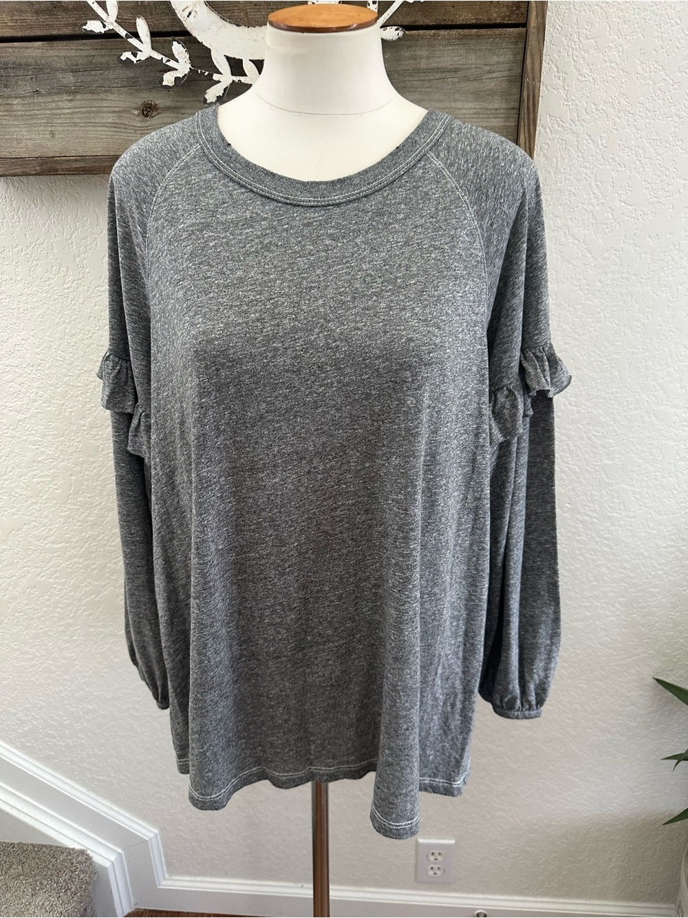 The Great. Gray ruffle detail long sleeve t-shirt ladies size large (designer 3)